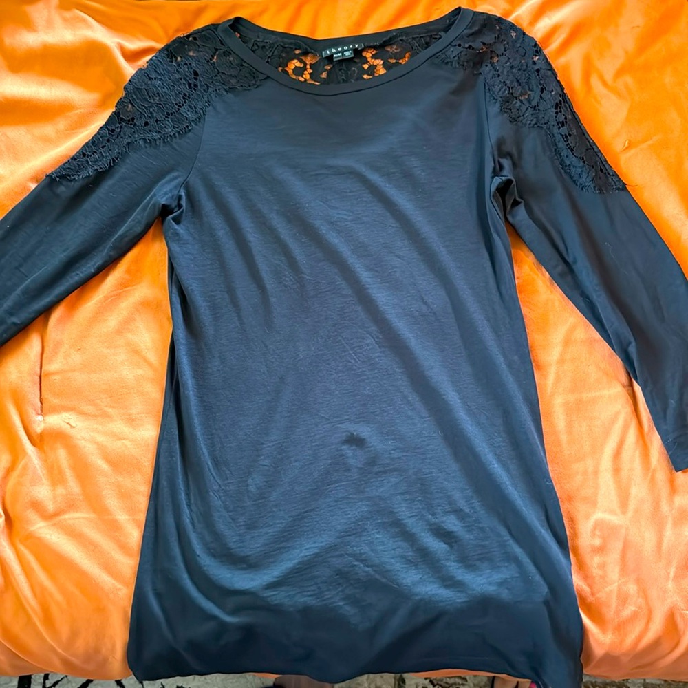 Theory 3/4 sleeve boat neck pull on medium light black blouse with lace detail